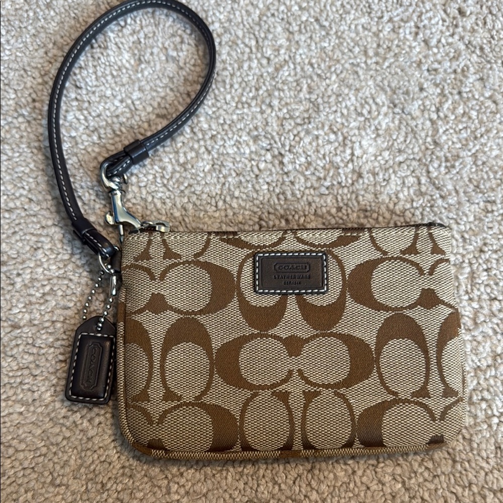 Coach NWOT Tan and Brown Signature Wristlet